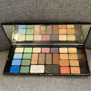$15 Closet Clearout! Beauty‎ Gems Palette